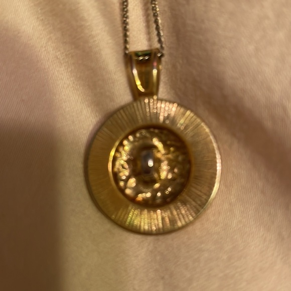 Designer button necklace - Picture 3 of 4